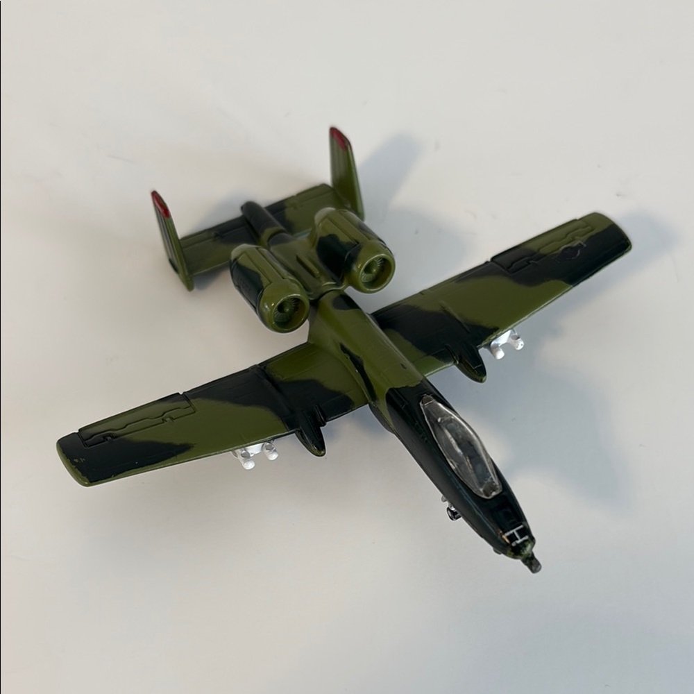 Maisto DieCast A-10 Thunderbolt II Airplane.